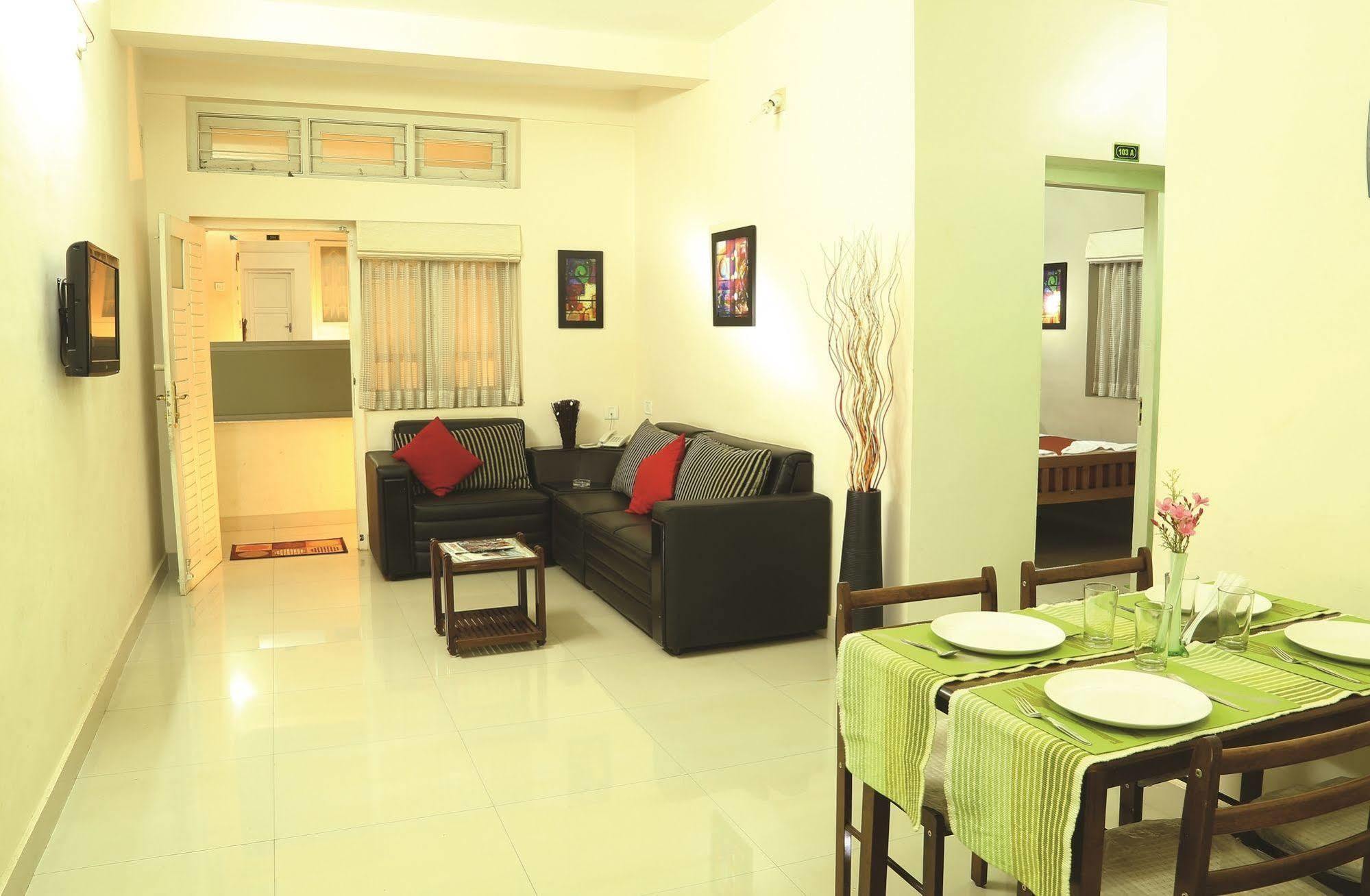 Wayanad Cliff Hotels Apartments Kalpatta Buitenkant foto