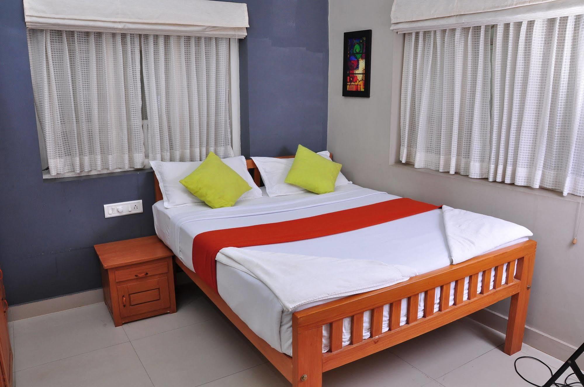 Wayanad Cliff Hotels Apartments Kalpatta Buitenkant foto